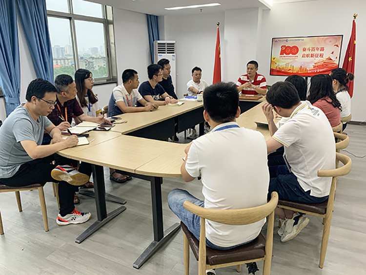 永遠跟黨走丨中共江西聚才人力資源集團有限公司黨支部慶祝建黨百年華誕2-1.jpg